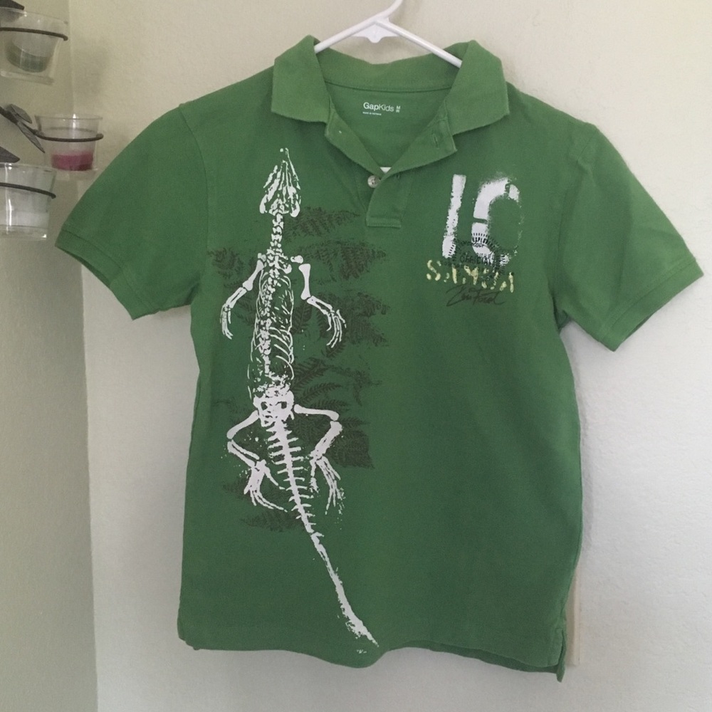 Gap boys  polo shirt. Green size M 8